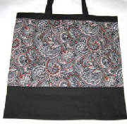 Eco-Totes/005blacksRedPaisley.jpg