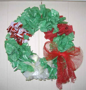 Holidays/001wreathplastic-sized.jpg