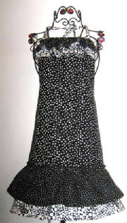 aprons/014ApronBWDots.jpg